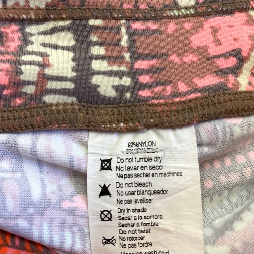 Maaji Printed Stretch Pants Size Large - Picture 7 of 7